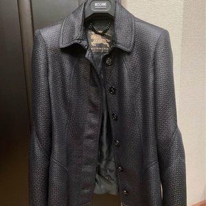 Burberry jacket size 40 (women’s 4-6US)